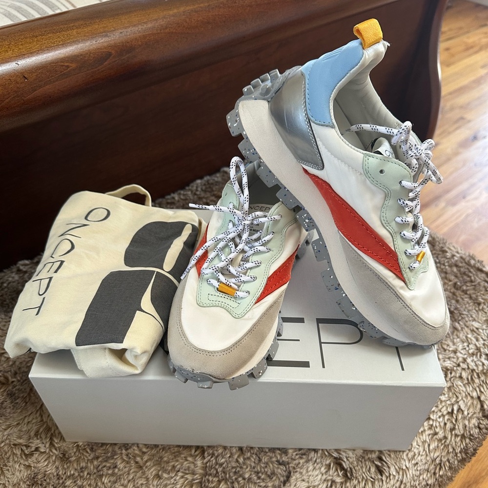 Oncept Women’s Sneakers 6.5